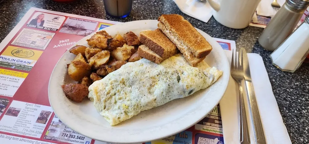 Spinach Mushroom Egg White Omelette & Homefries & Toast